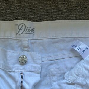 Old navy Diva capri length white denim